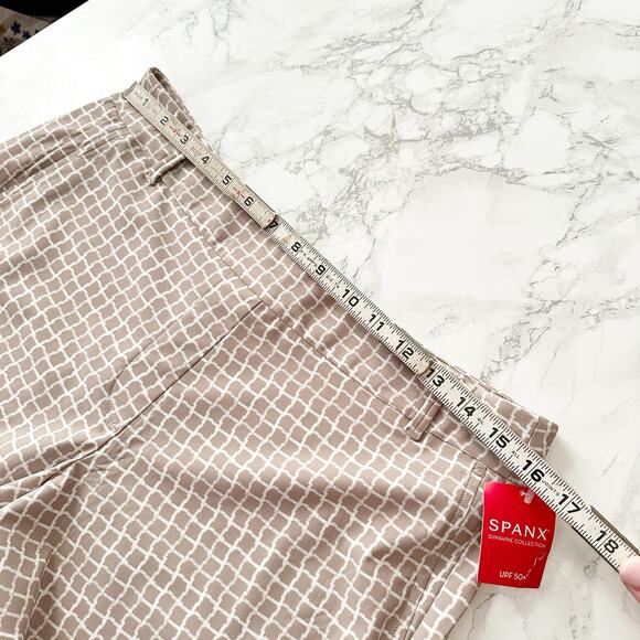 Spanx Sunshine Shorts UPF 50 4” Inseam Tan & White Shorts Women's Size Large NEW - Picture 8 of 10